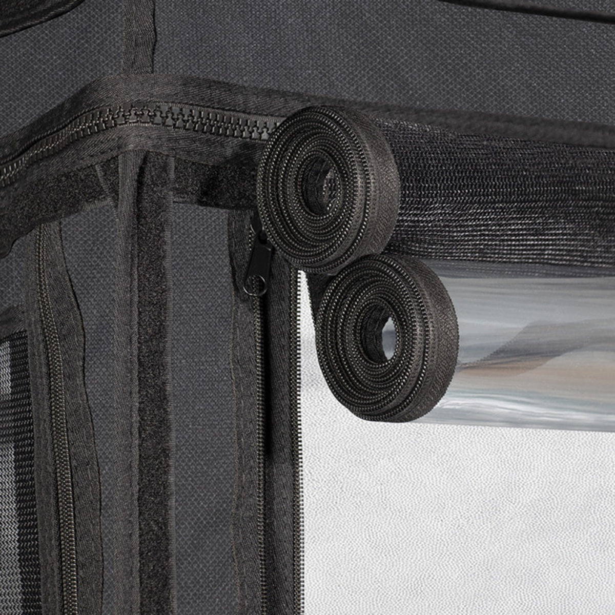 Vue détaillée des coutures renforcées et du système de fermeture de la tente de culture PROBOX OUTDOORPRO 80.